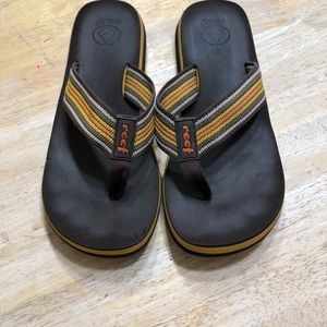 Reef Men’s flip flops, Brown, Yellow, SZ 8